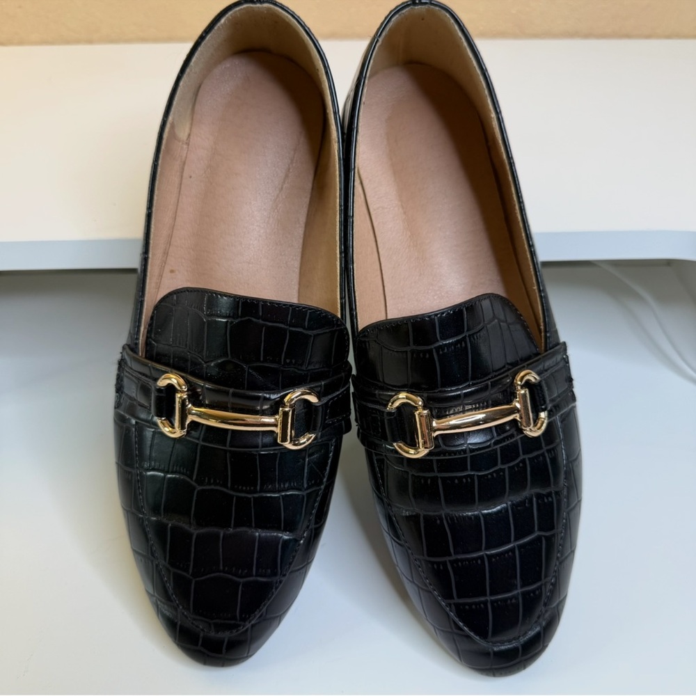 Croc Effect Chain Loafers - Picture 6 of 11